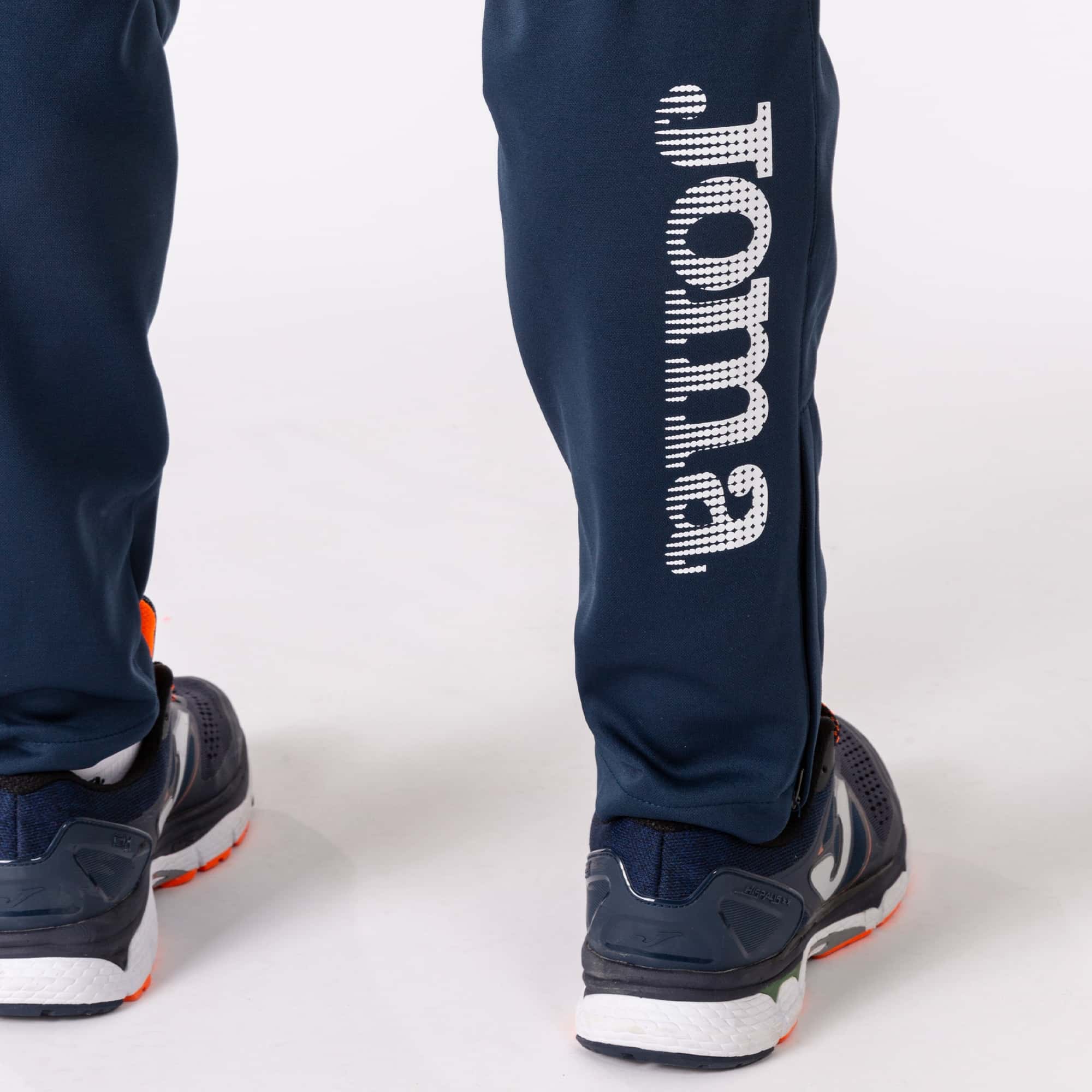 Longs pants man Nilo