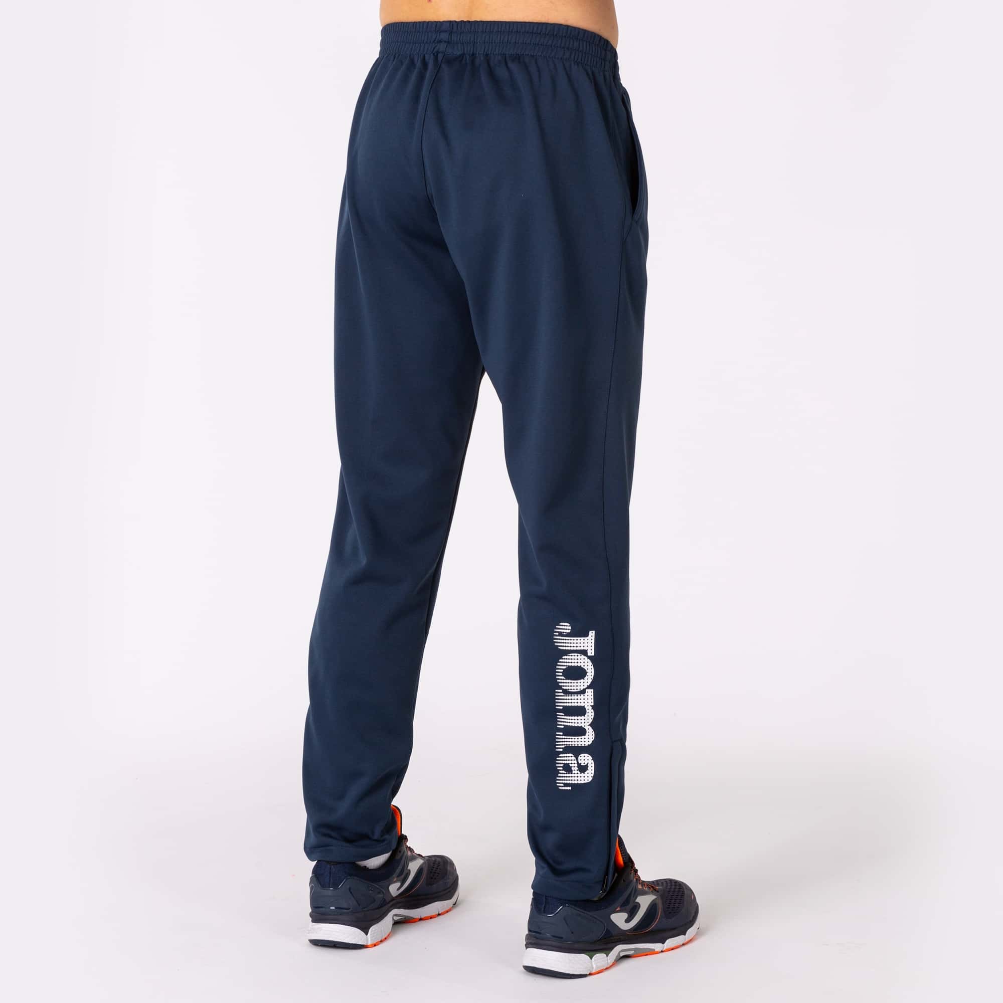 Longs pants man Nilo