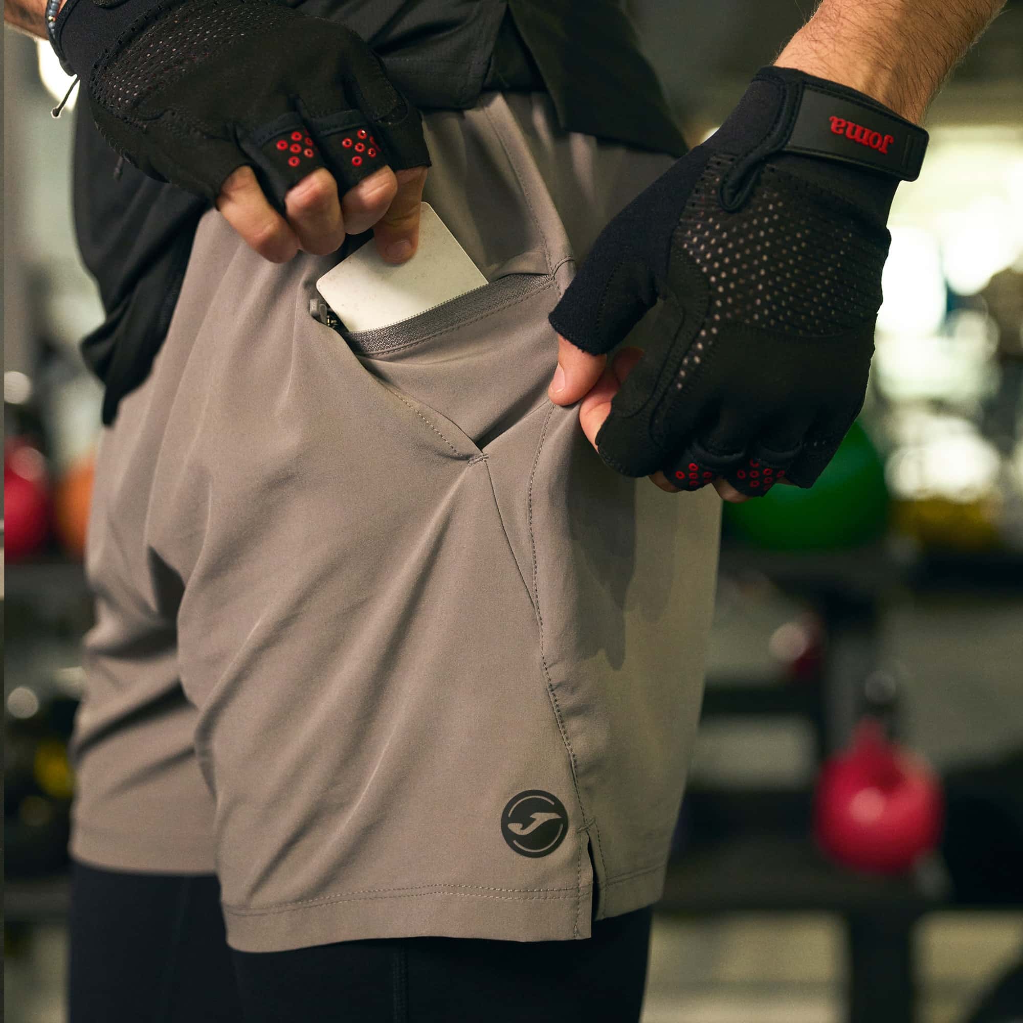 Bermuda shorts man Core