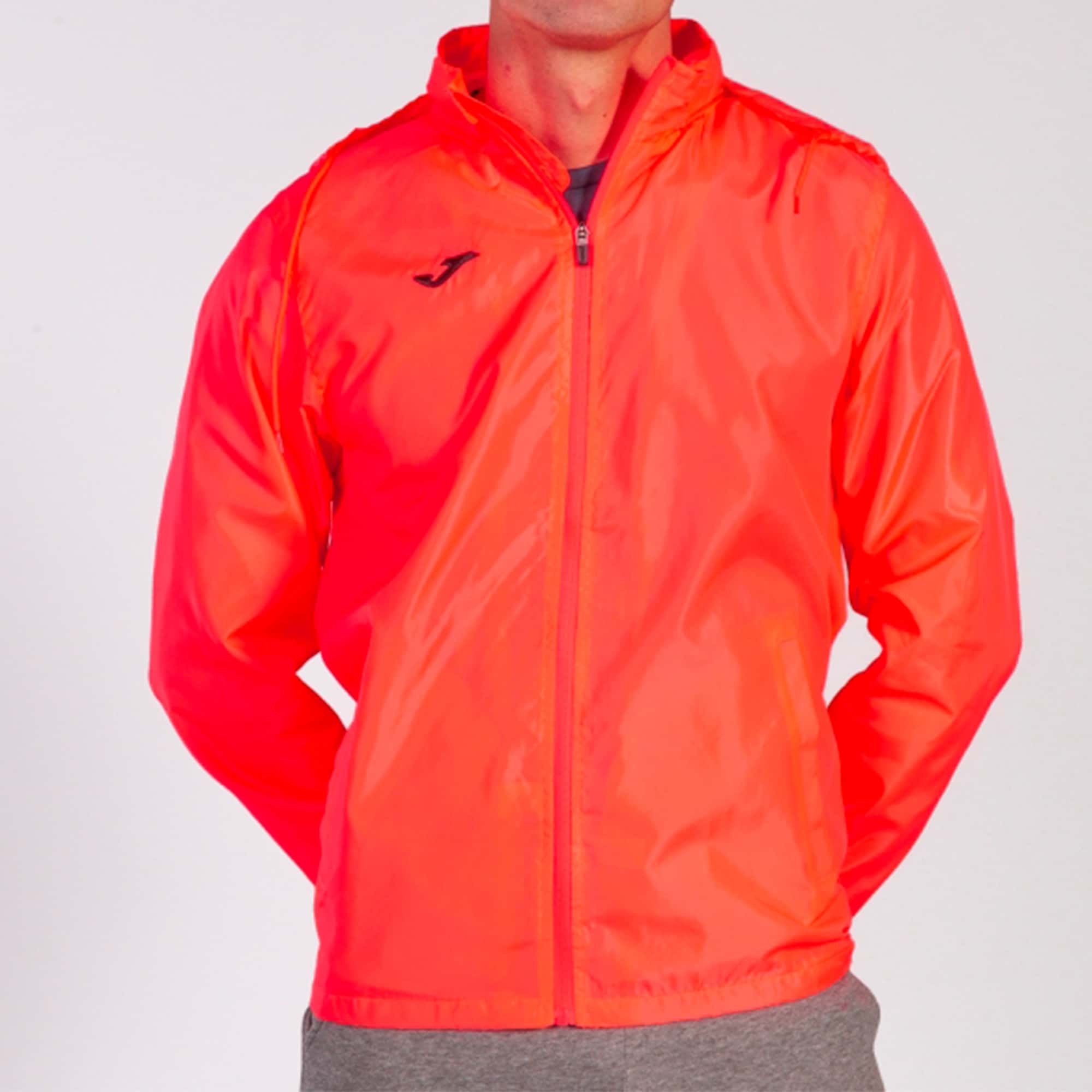 Rainjacket man Iris