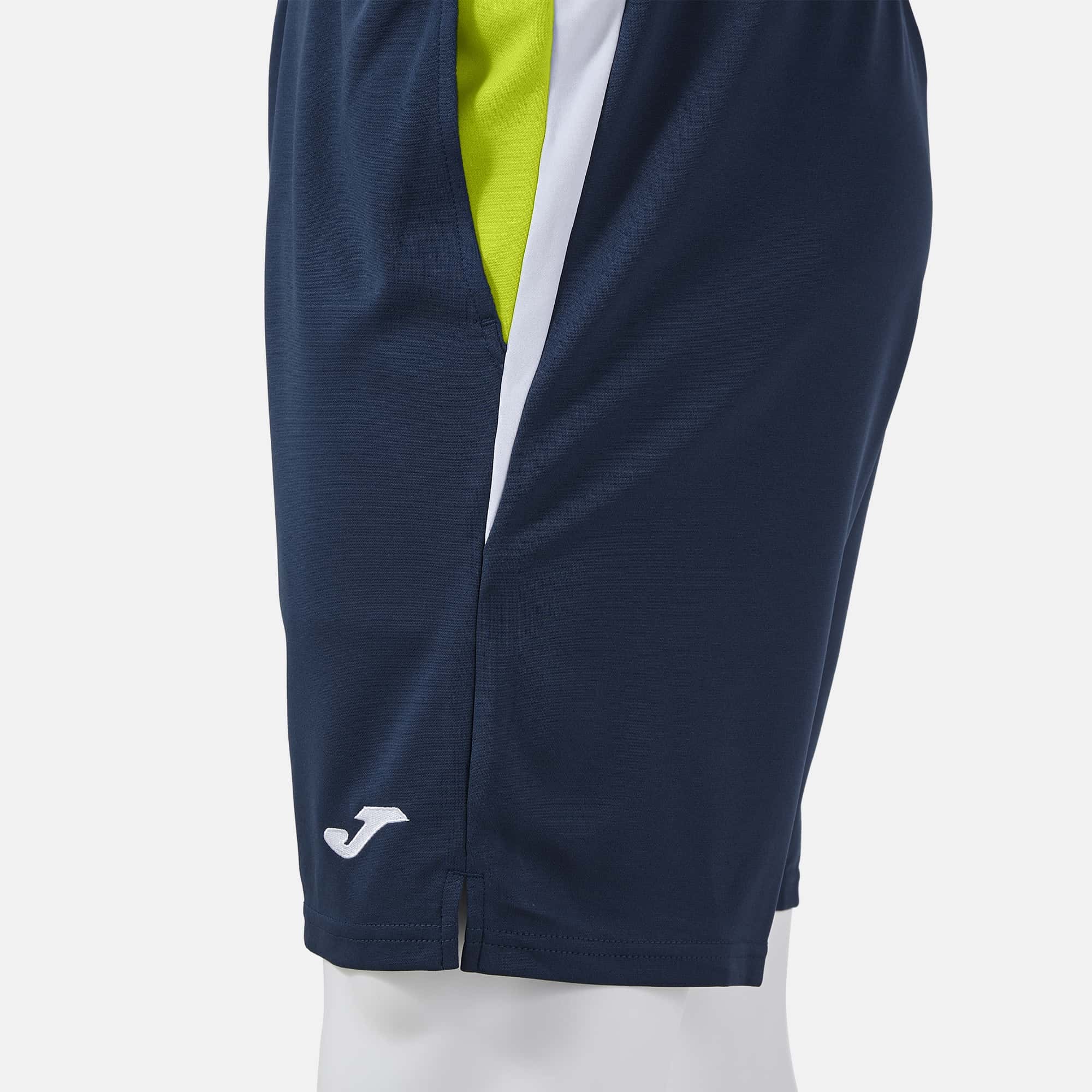 Bermuda shorts man Terra