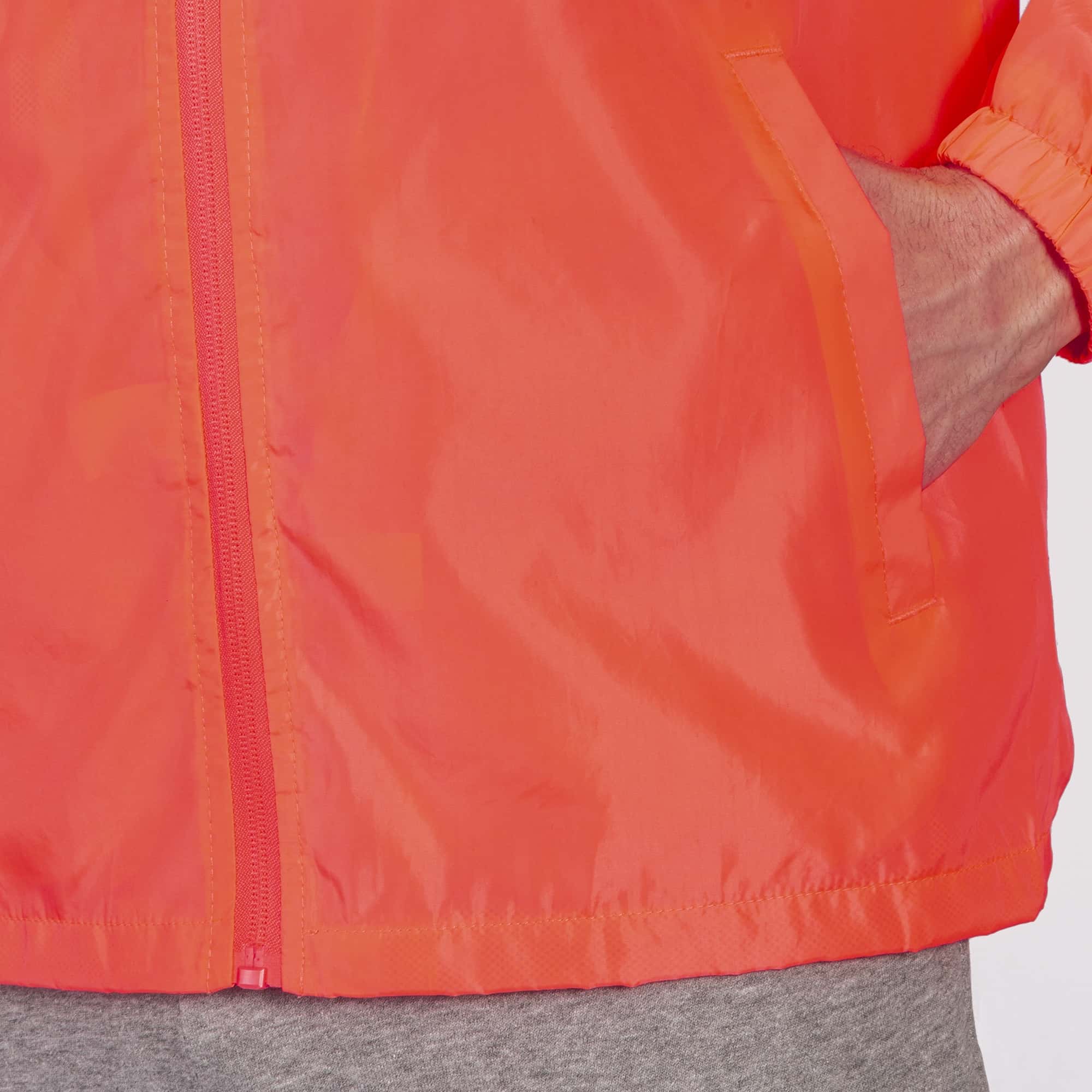 Rainjacket man Iris