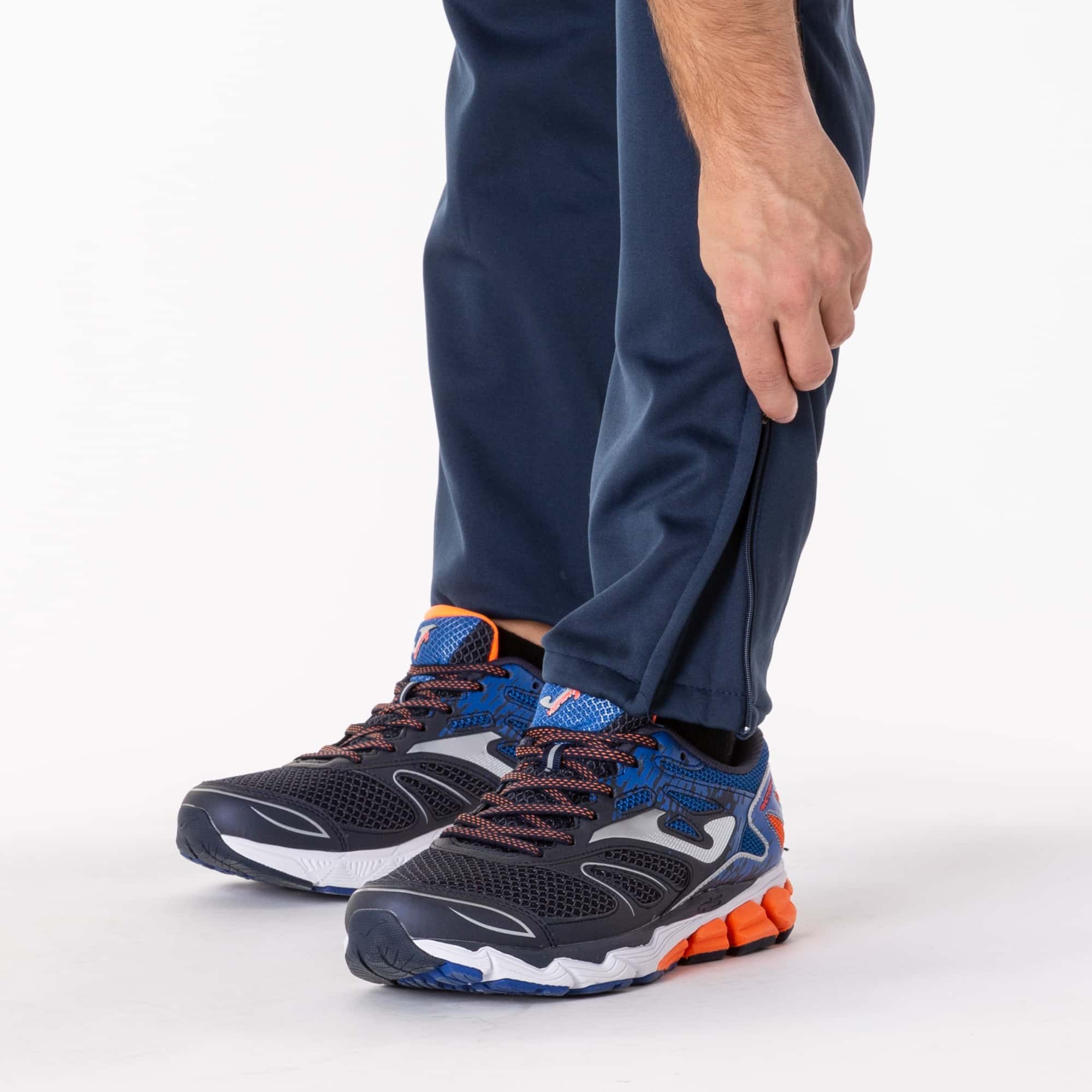 Longs pants man Elba