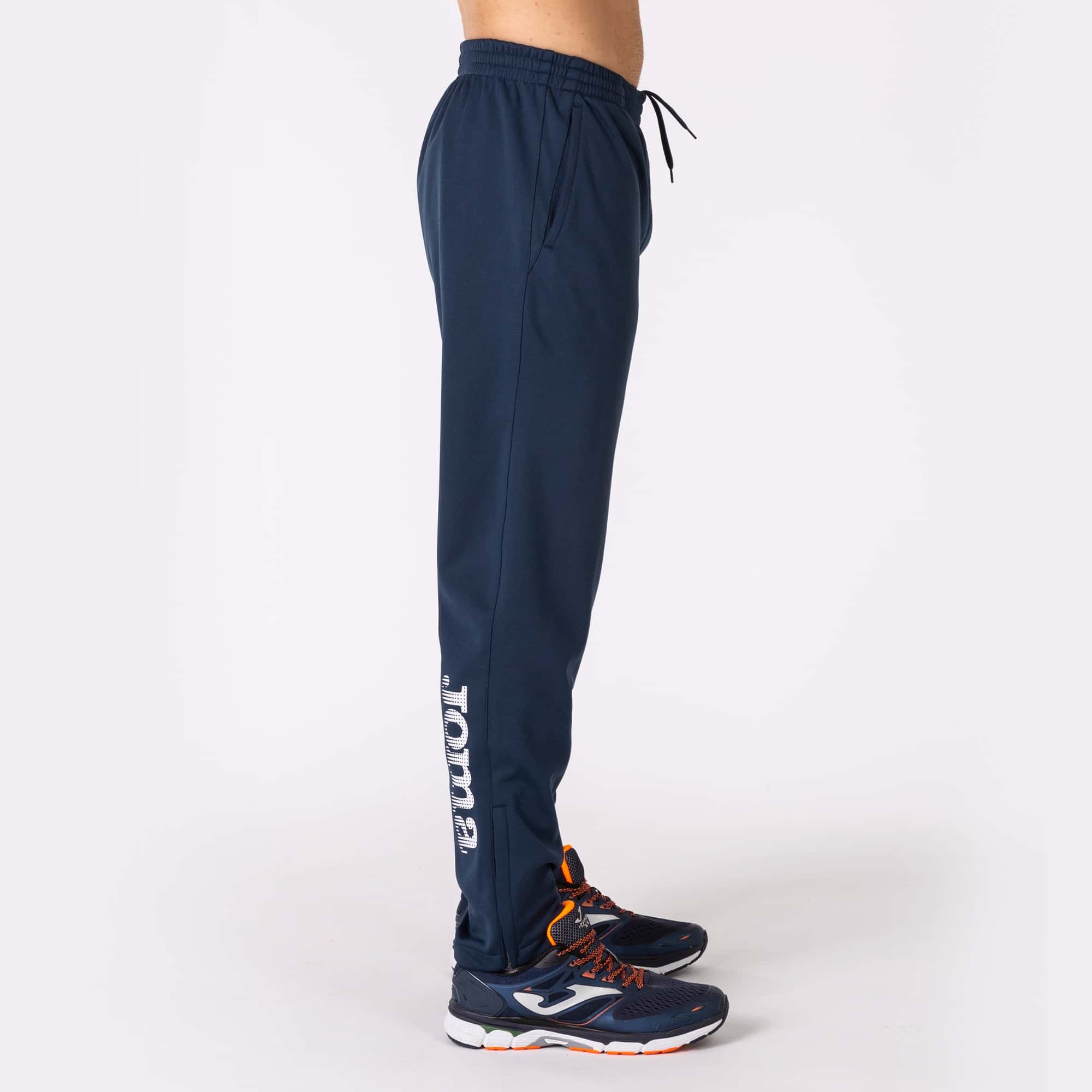 Longs pants man Nilo