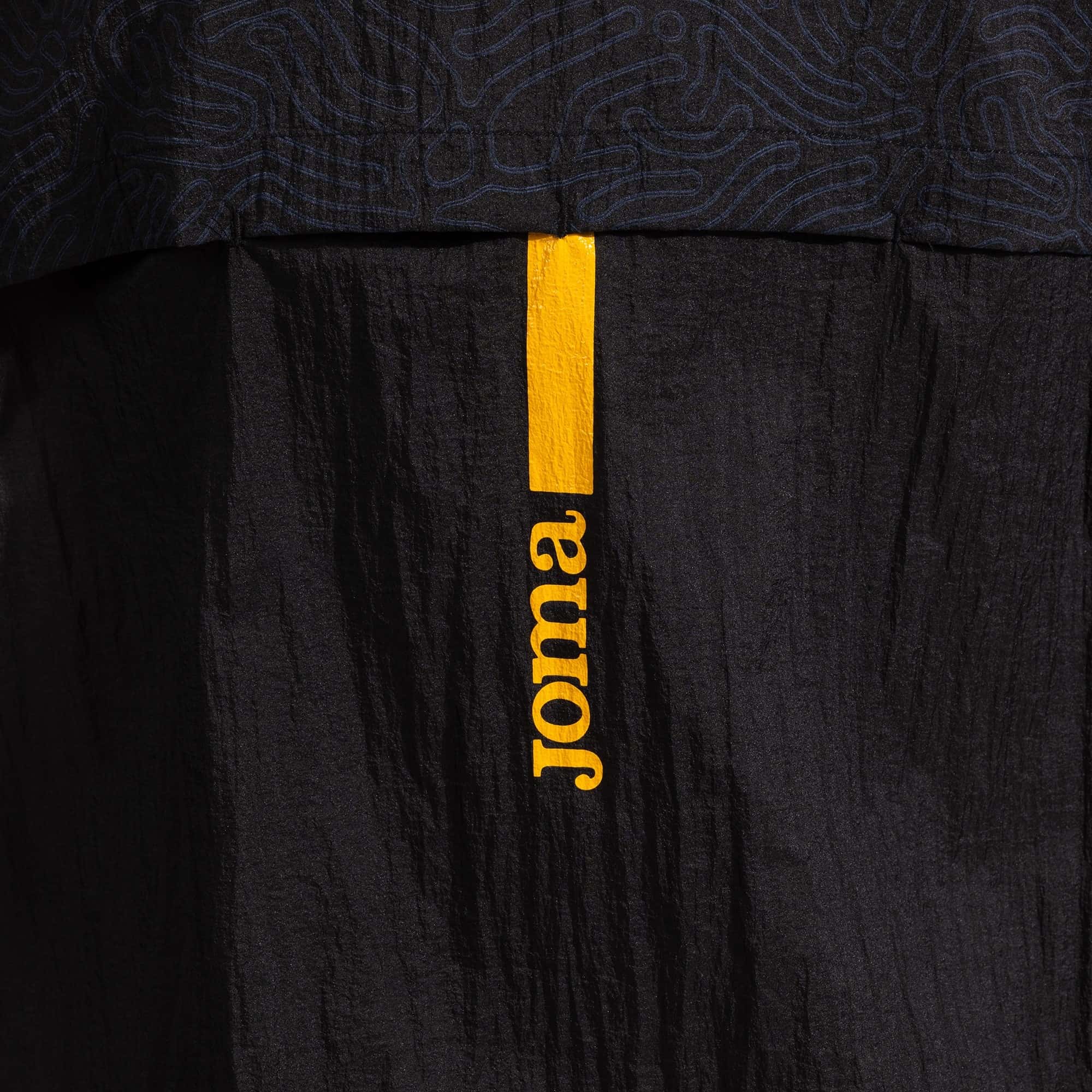 Windbreaker man R-Trail