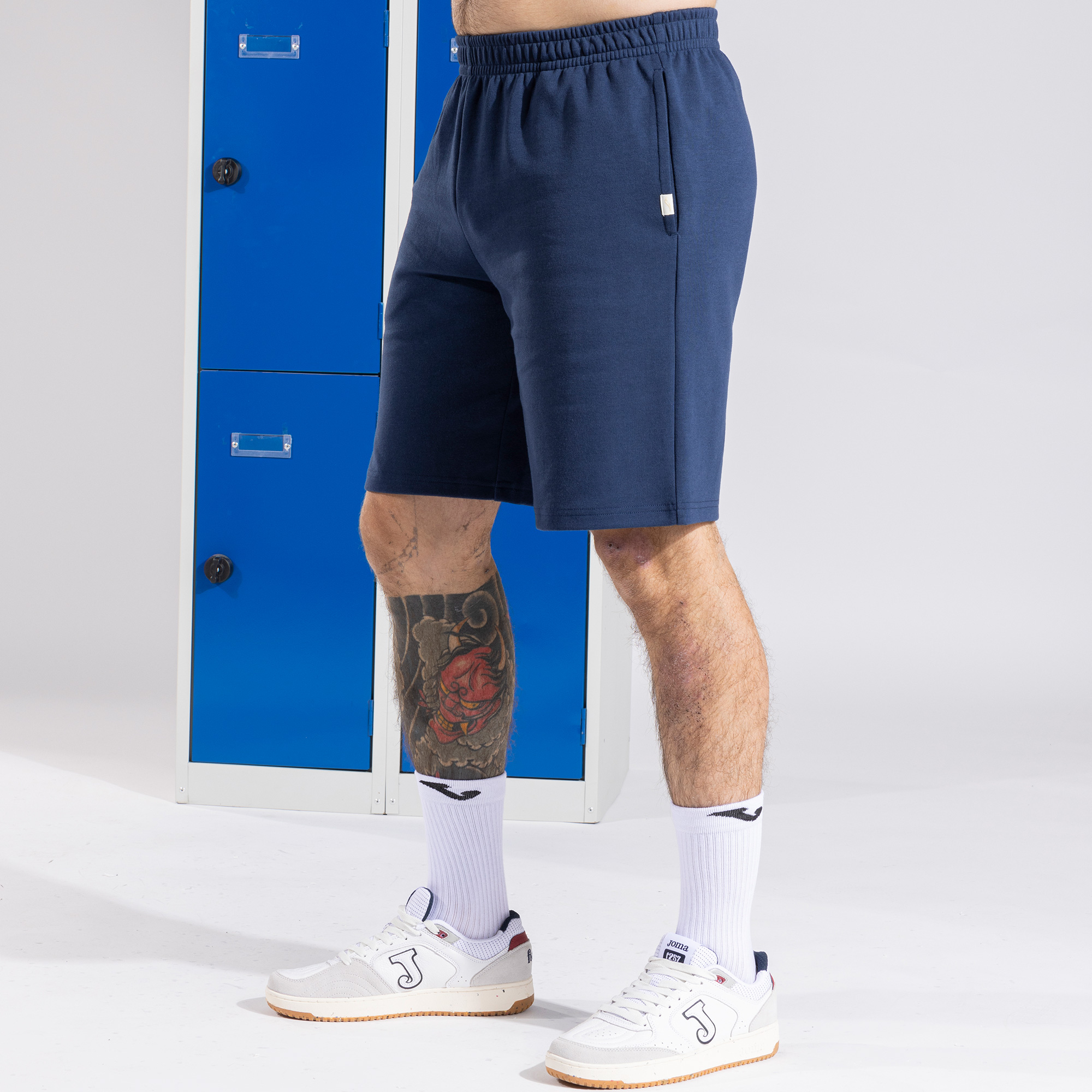 Bermuda shorts man Universo